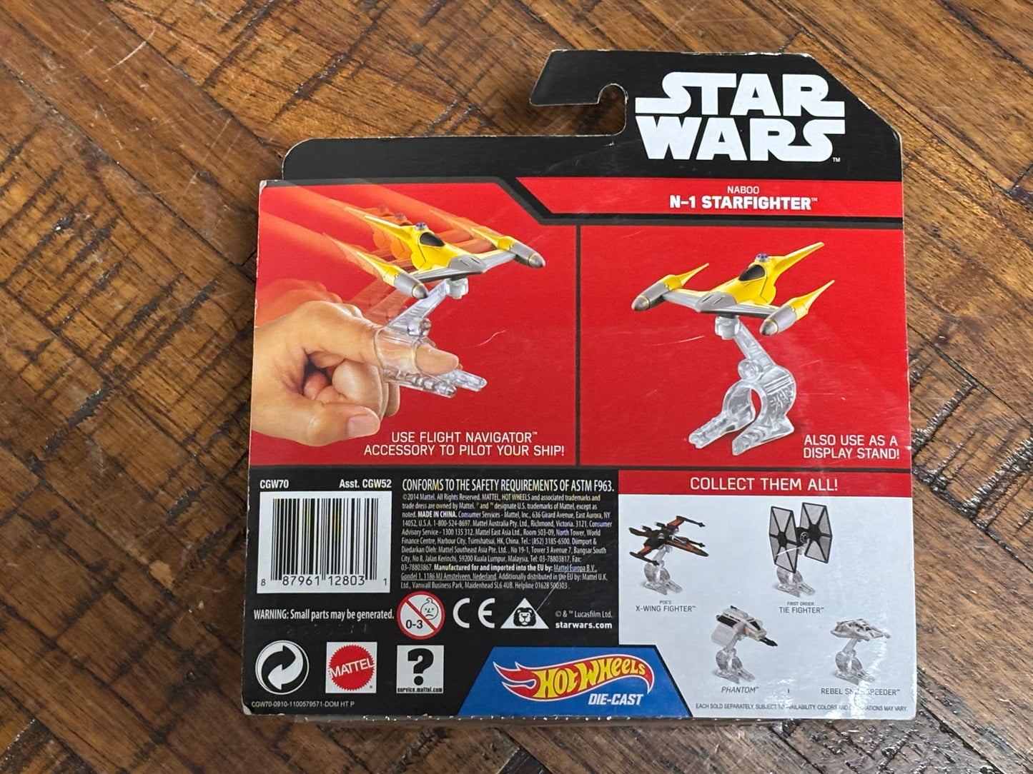 Disney Hot Wheels Mattel Star Wars with Flight Navigator 2014 Naboo N-1 Starfighter Die Cast New