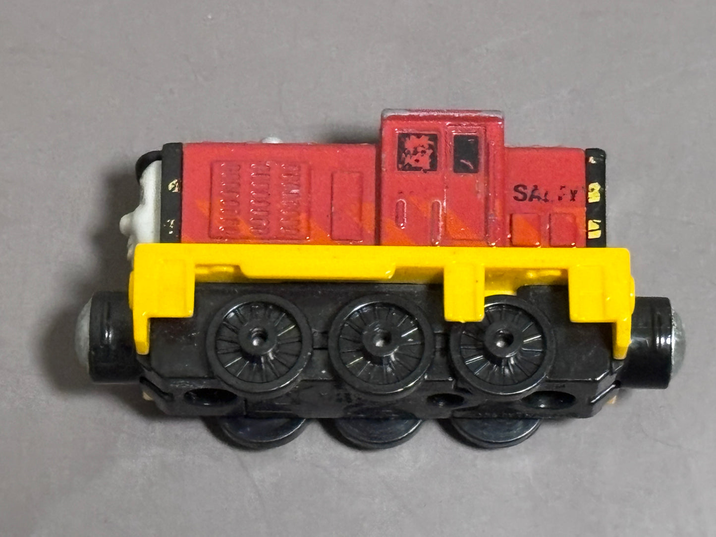Thomas & Friends Take N Play Die-cast Train Tank Engine Salty Magnet 2012
