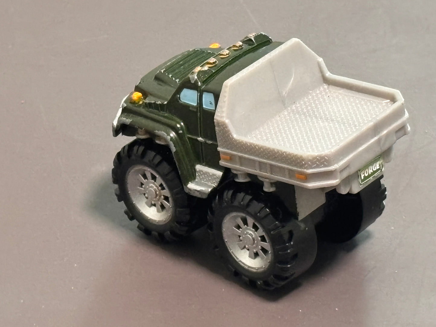 Hasbro Tonka Chuck & Friends Twist Trax Diecast Forge The Work Truck 2012 1:64