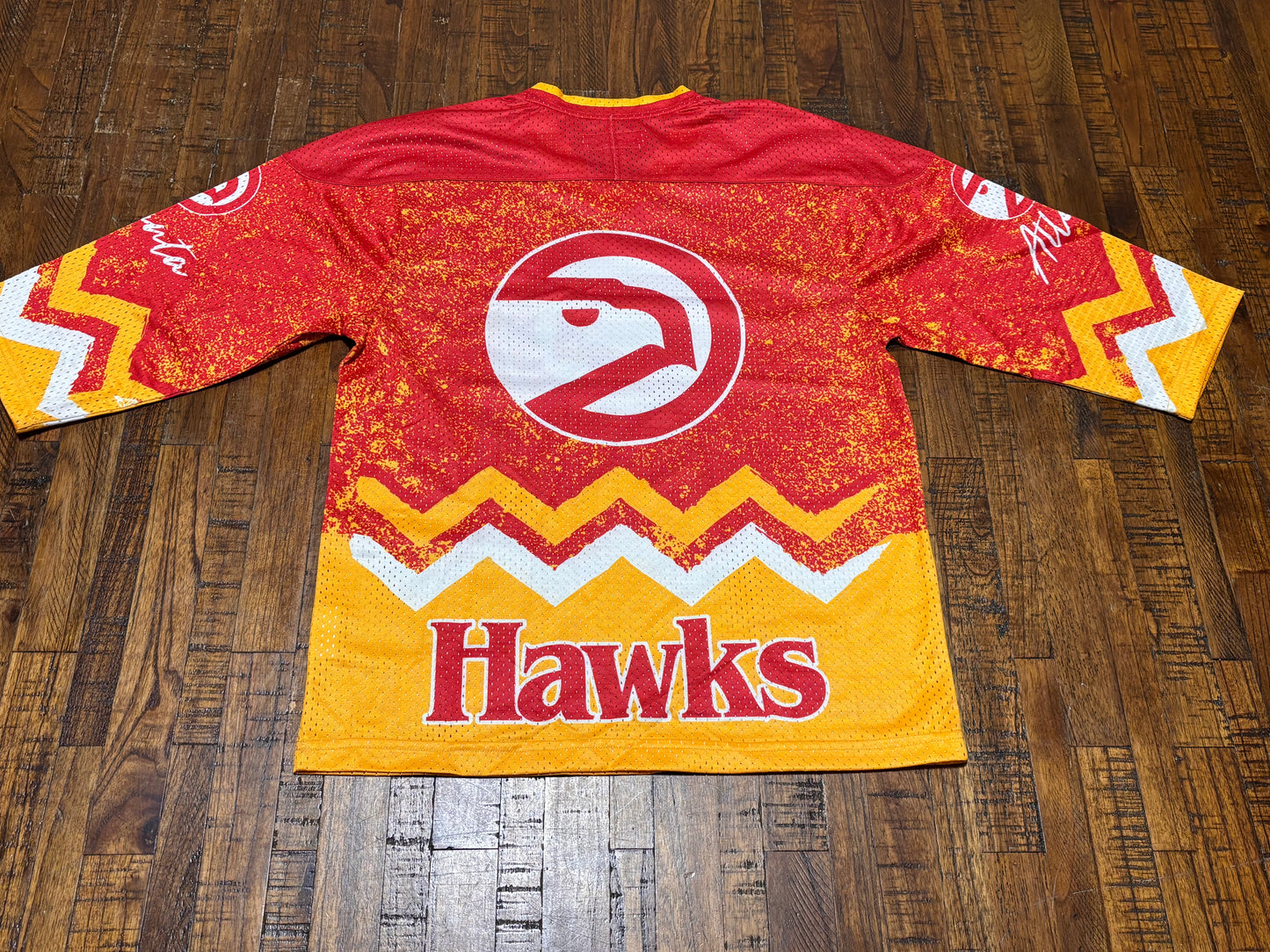 Atlanta Hawks Mitchell & Ness NBA Retro C Captain 3/4 Sleeve Mesh Shirt Red Yellow Youth Kids Medium M 10-12 New NWOT