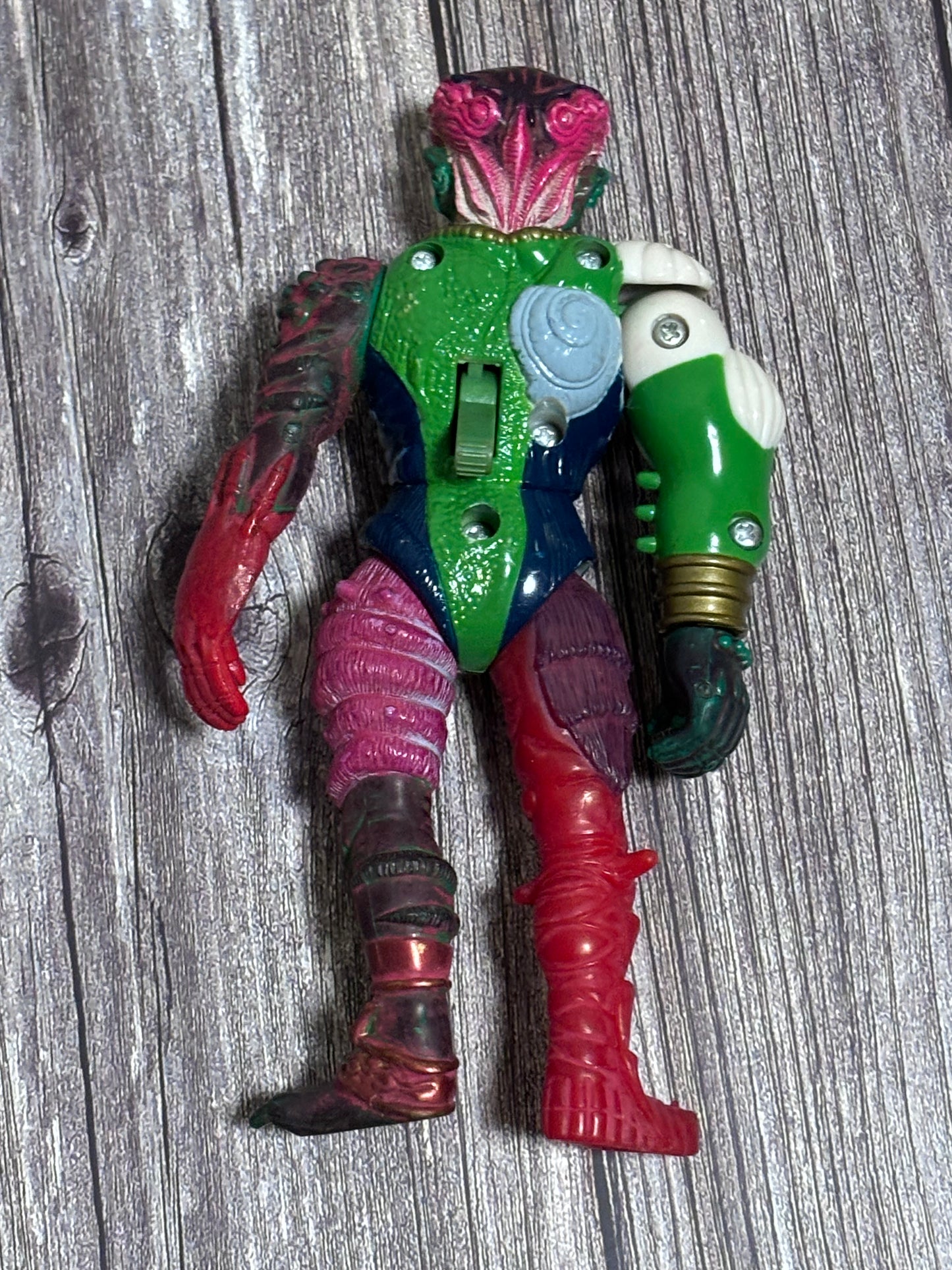 Vintage 1996 Big Bad Beetleborgs Magnavores Typhus Action Figure Bandai Metallix