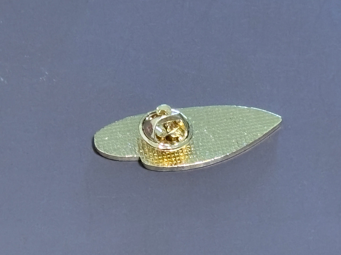 Pokémon Trainer Gym Badge Unova Gold & Yellow Metal Enamel Pin