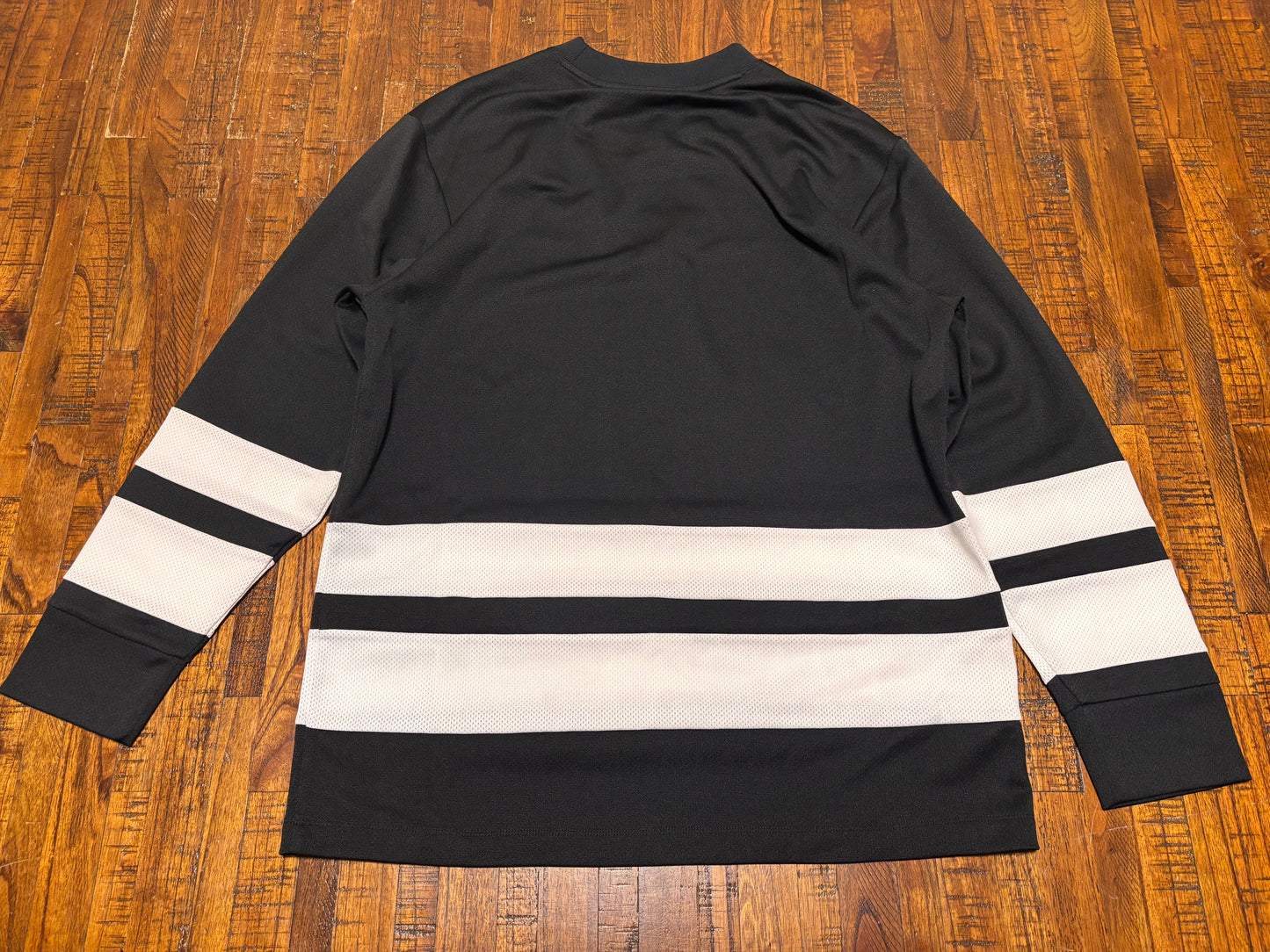 Mitchell & Ness Branded Sports Long Sleeve Arch Hockey Jersey Tee T Shirt Black White Striped Men’s Large L New NWOT