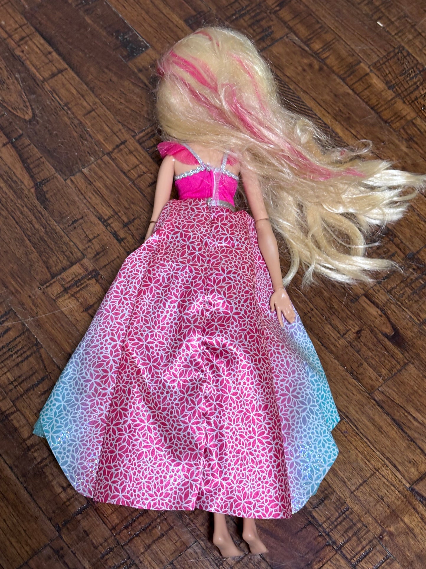 Barbie Endless Hair Kingdom Princess 16” Articulated Doll Mattel 2019 Blonde