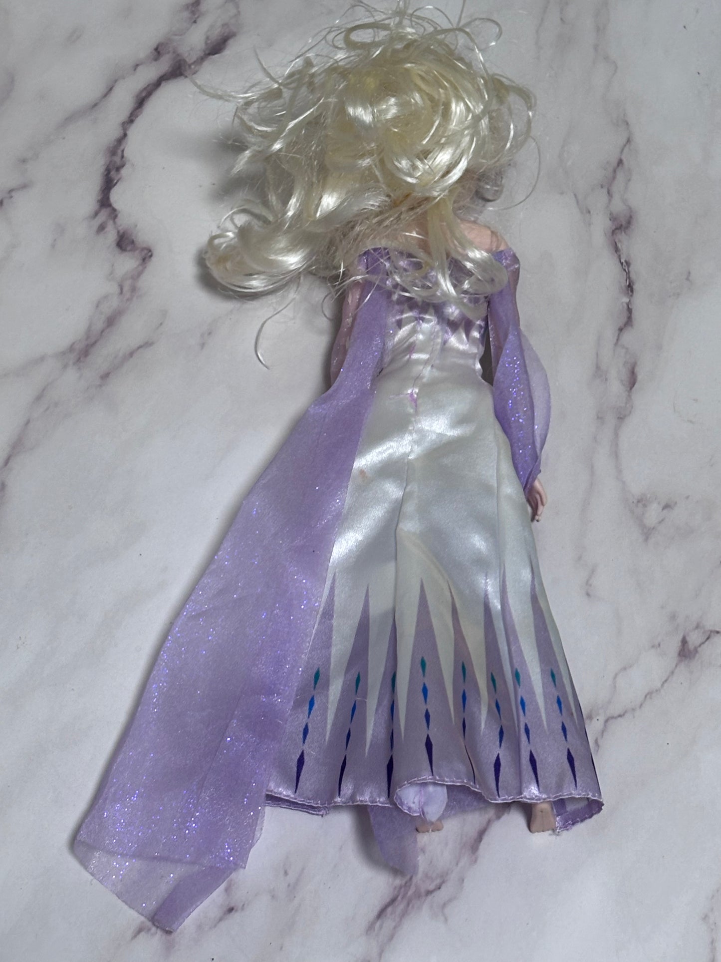 Disney Store Official Elsa the Snow Queen Classic 11" Jointed Doll Frozen 2