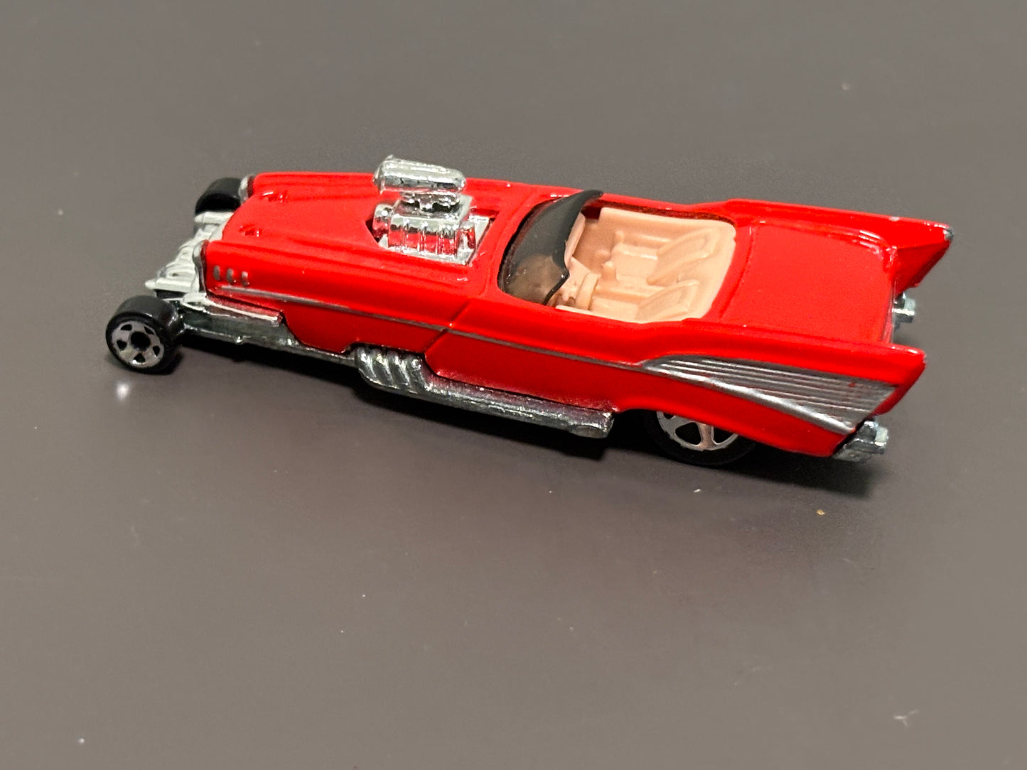 Hot Wheels 2001 First Edition Series '57 Roadster #052 Diecast Car 1/64 Loose