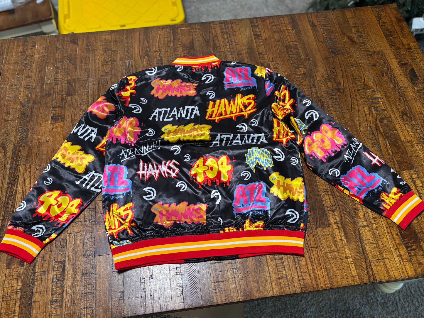 Atlanta Hawks Mitchell & Ness Hardwood Classic HWC NBA Retro Slap Sticker Reversible Varsity Jacket Long Sleeve Black Men’s Large L New NWOT
