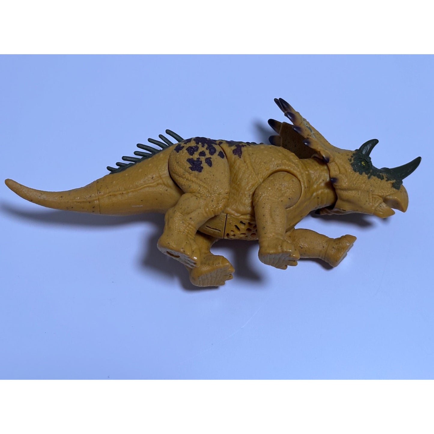 Mattel Jurassic World Wild Roar Dinosaur Toy Sound & Attack Move Regaliceratops