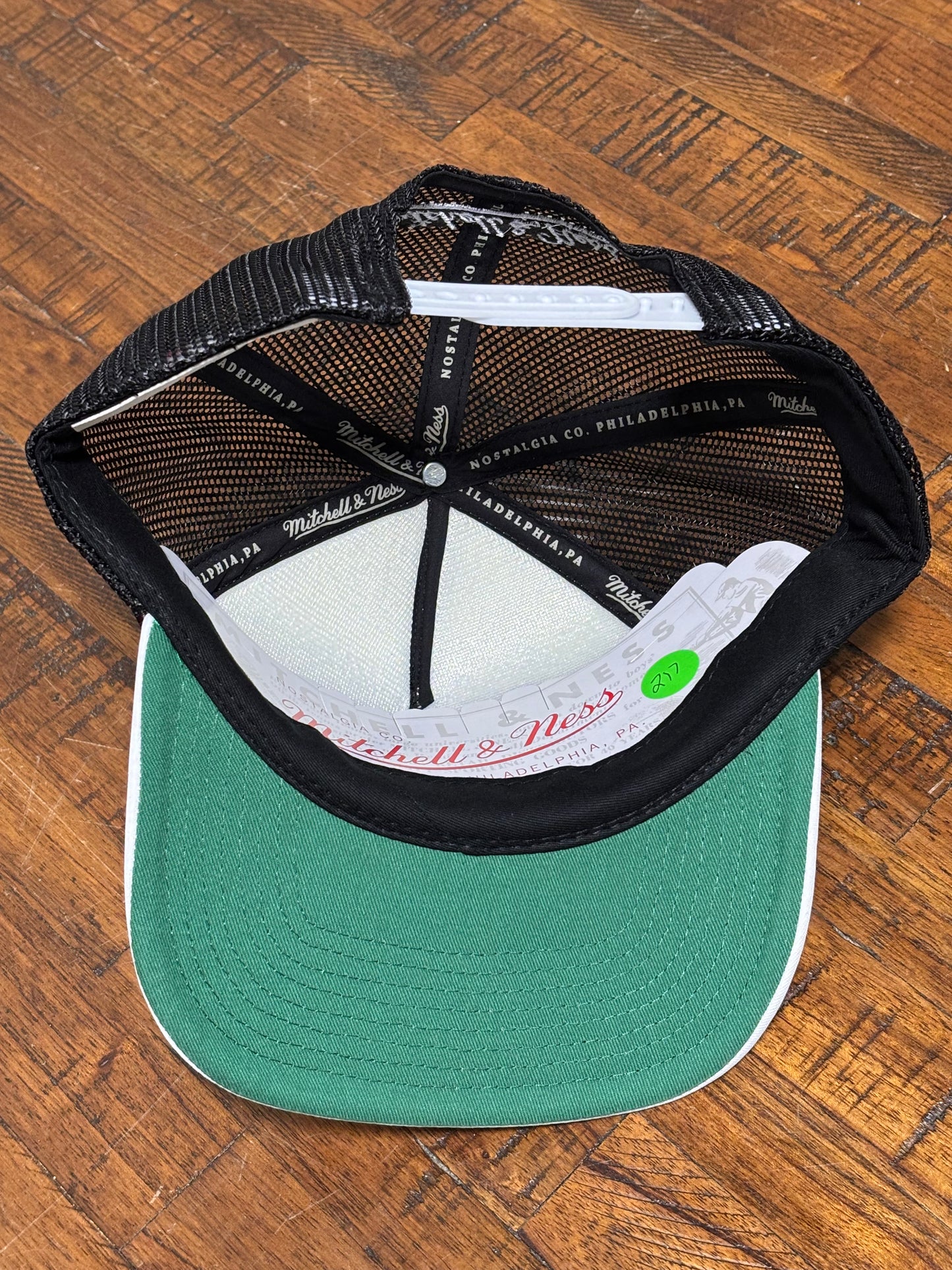 Mitchell & Ness NHL Hockey Pittsburgh Penguins 2017 Stanley Cup Finals Champions Snap Back Adjustable Mesh Trucker Hat White Black Yellow New