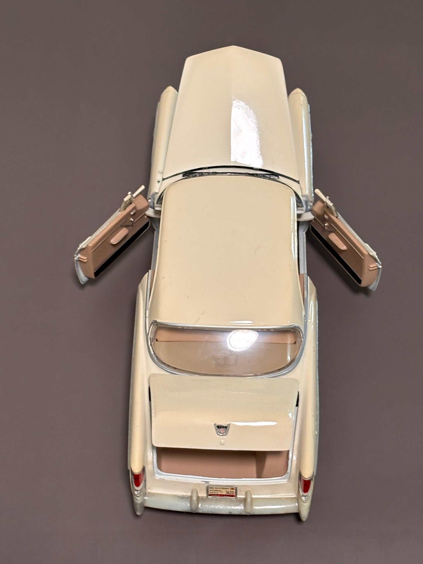 Original Maisto Special Edition 1:18 Die Cast 1956 Chrysler 300B White