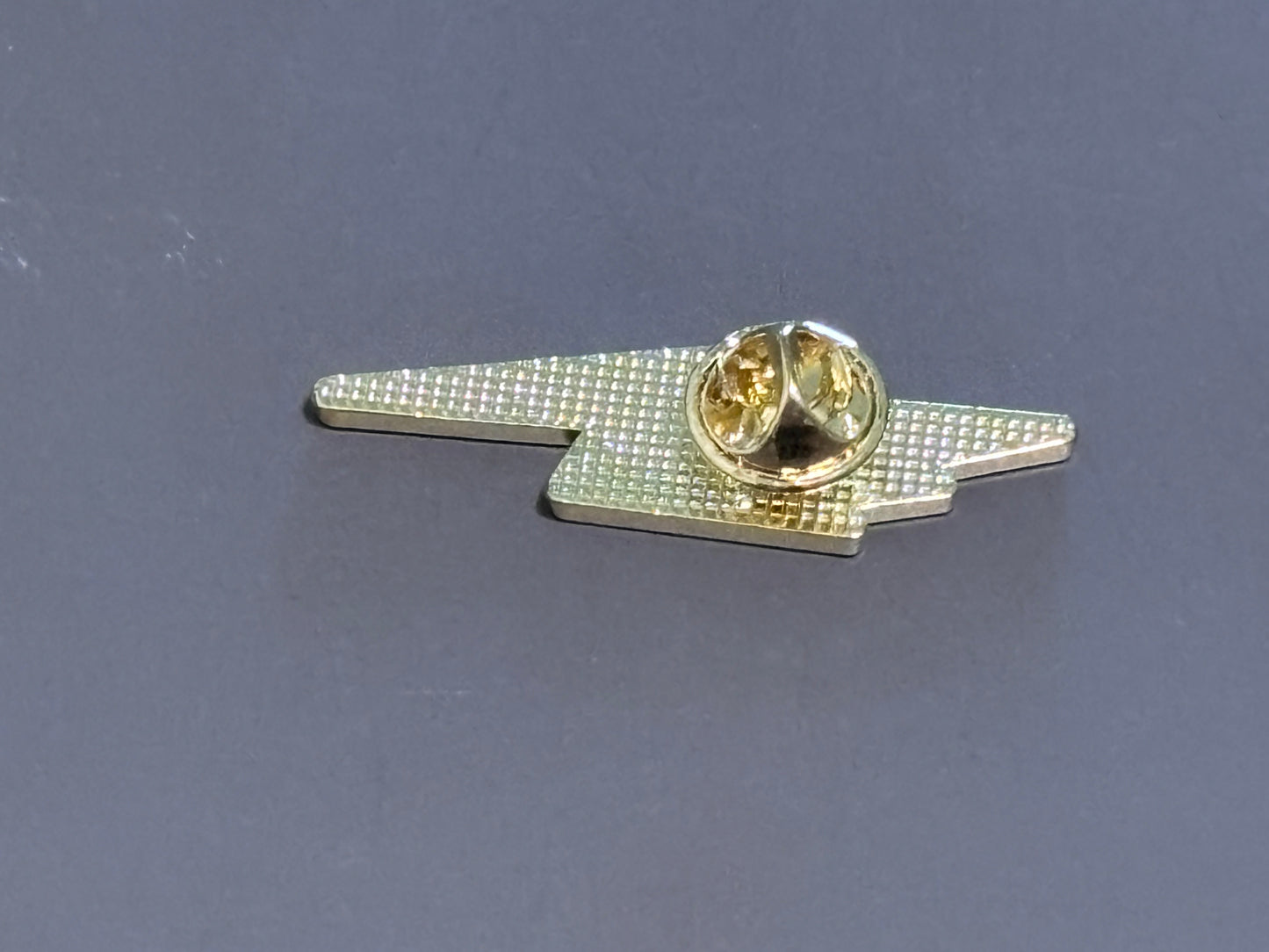 Pokémon Trainer Gym Bolt Badge Unova Gold & Yellow Metal Enamel Pin