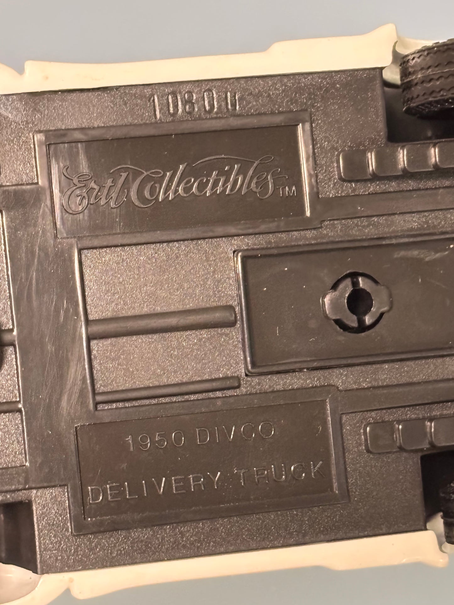 Ertl Collectible 1950 Divco Delivery Truck Diecast Grimm"s Dairy Bank LE 500