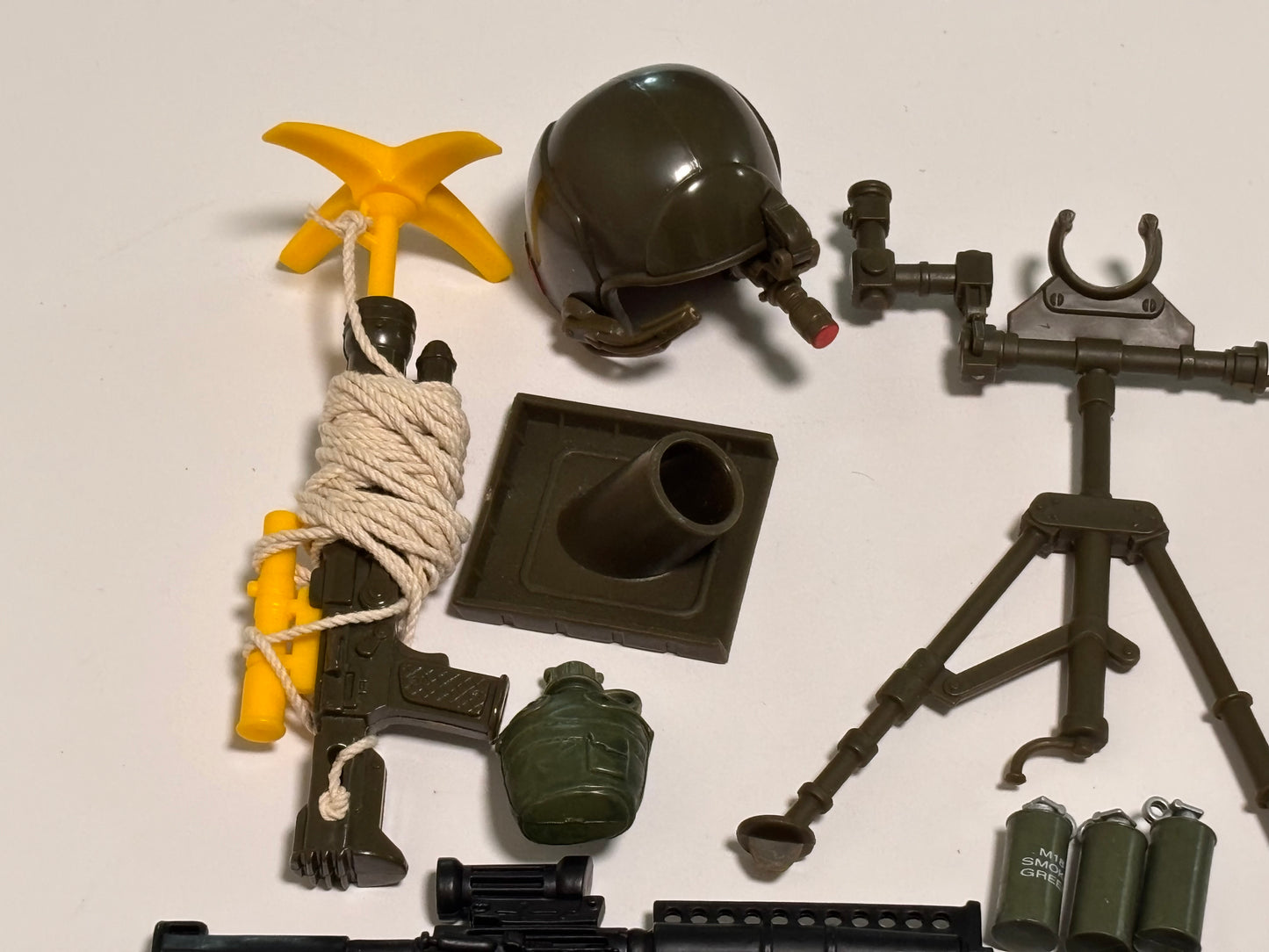 GI Joe Valor Vs. Venom Voice FX Duke 12" Vintage Action Figure Accessories 2004
