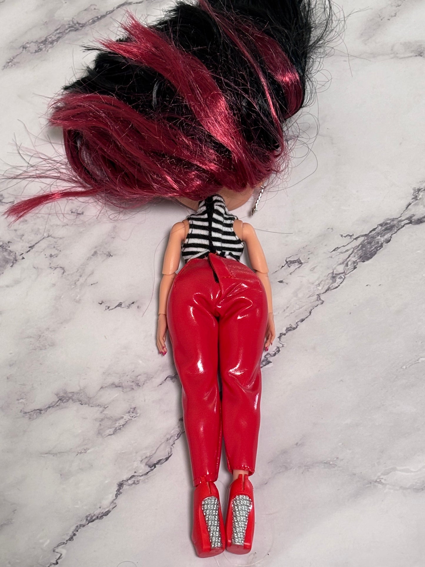 LOL Surprise OMG Spicy Babe 9” Red Outfit Fashion Doll Toy Rocker Series 4 2021