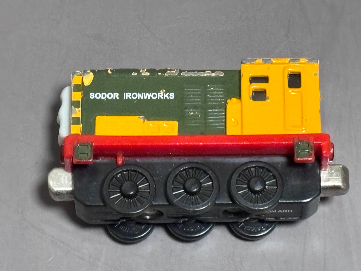 Thomas The Train Wooden Railway Iron Army Green Yellow Sidor Ironworks 2005