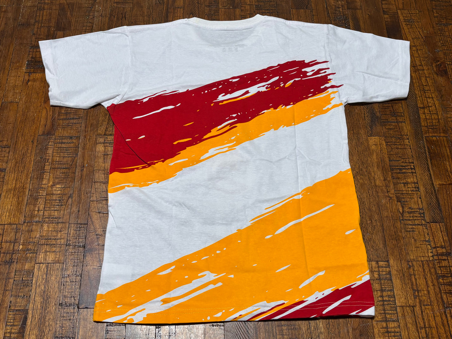 Atlanta Hawks Mitchell & Ness NBA Retro City Paint Brush Short Sleeve Shirt White Red Yellow Youth Kids Medium M 10-12 New NWOT