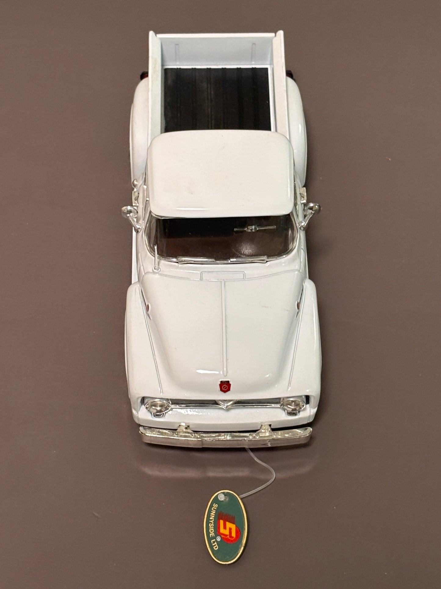Sunnyside LTD SS 7601 1/24 Scale 1956 WhiteFord F-100 Pick Up Diecast