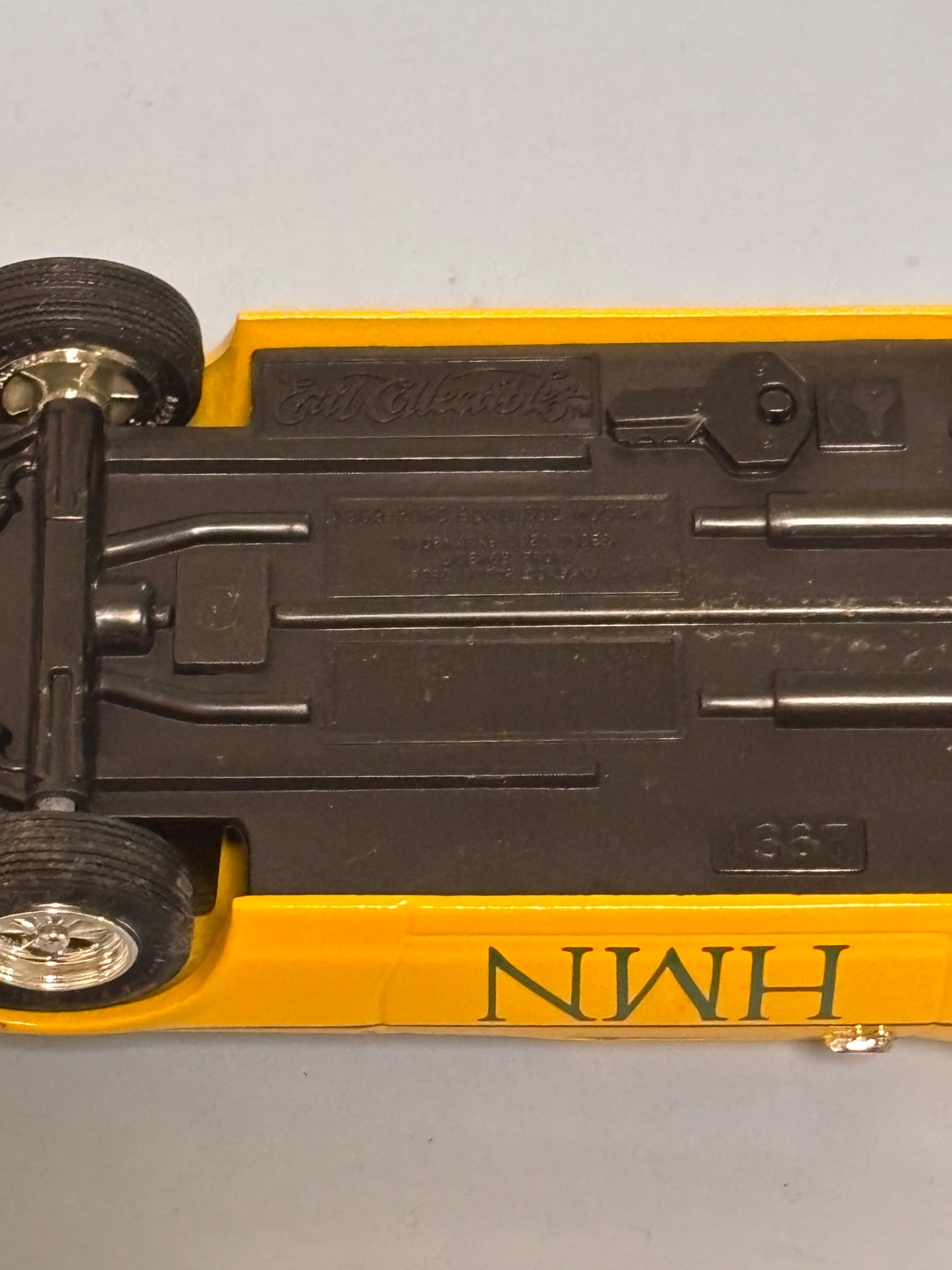 1969 Ford Mustang Hemmings Motor News diecast by Ertl Collectibles 1:25
