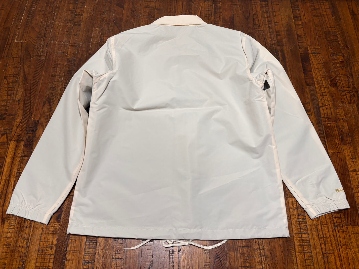 Mitchell & Ness Branded Sports Athletic Goods Coach’s Jacket Full Snap Button Pullover Long Sleeve Tee T Shirt Wind Breaker Cream White Men’s Large L New NWOT