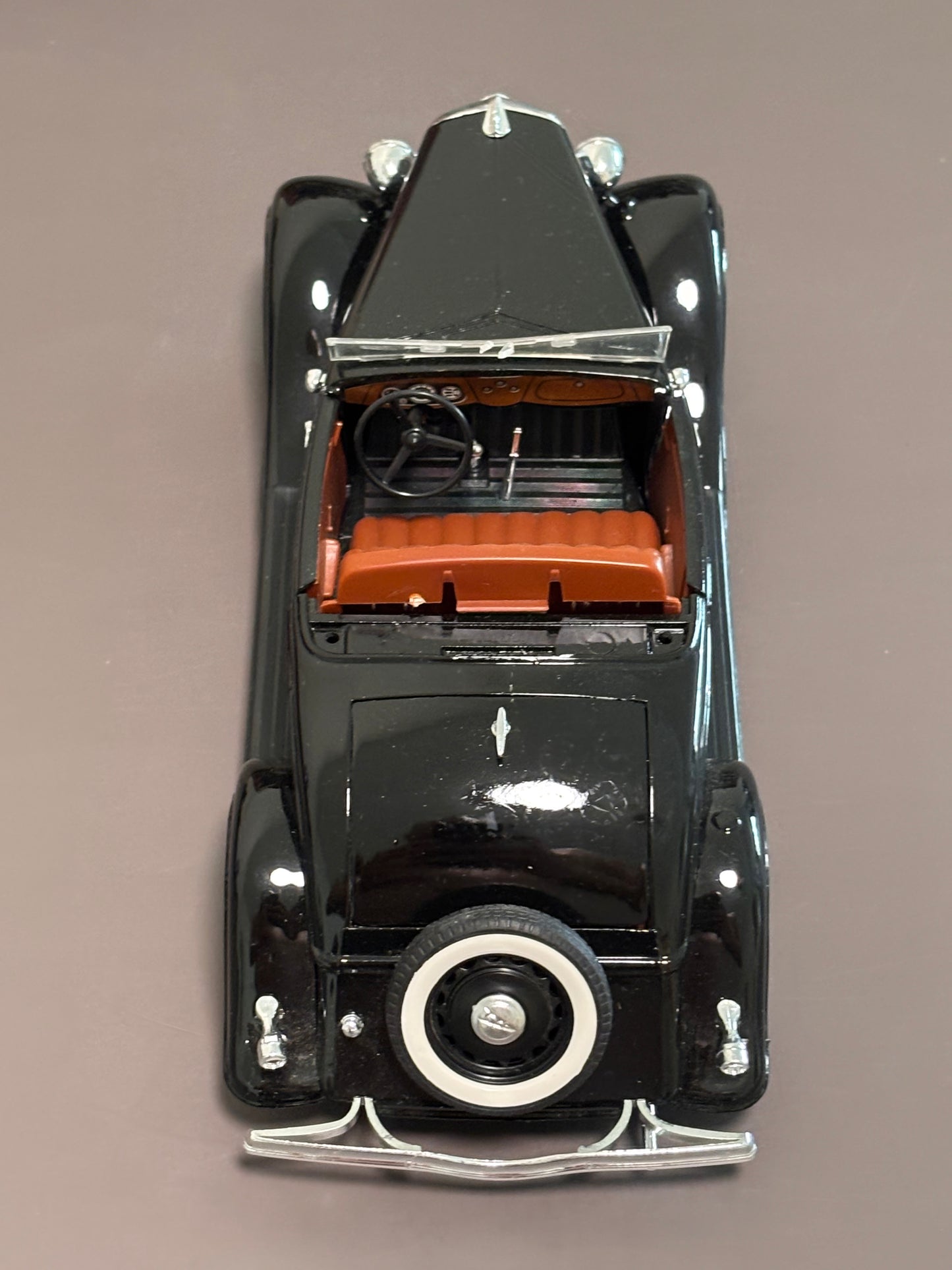 1934 Diecast Ford V8 Roadster 9" Long Black Solido France Ford Motor Co 1/19