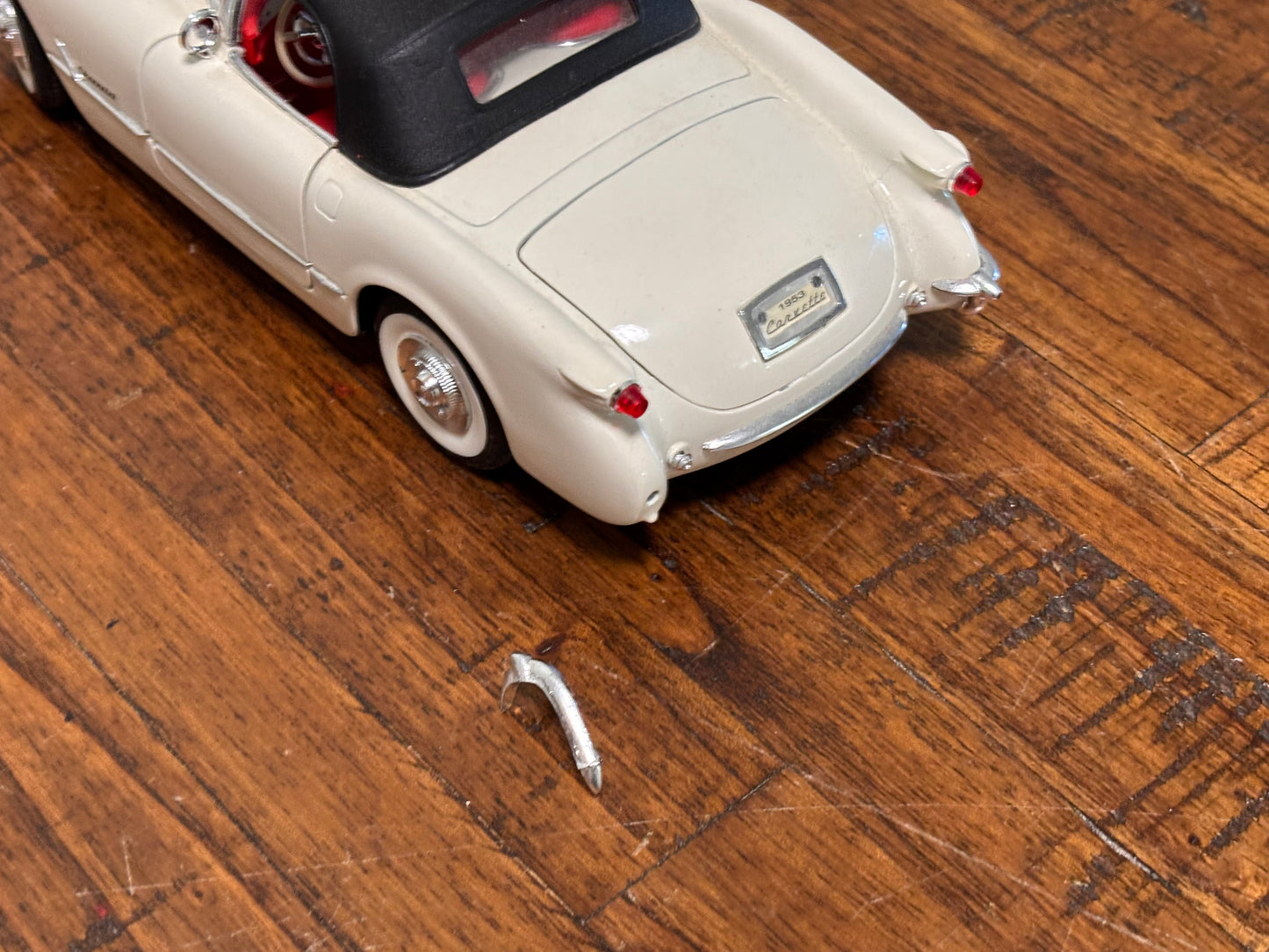 Mira ~ Golden Line 1953 Chevrolet Corvette Convertible White 1:18 Metal Diecast