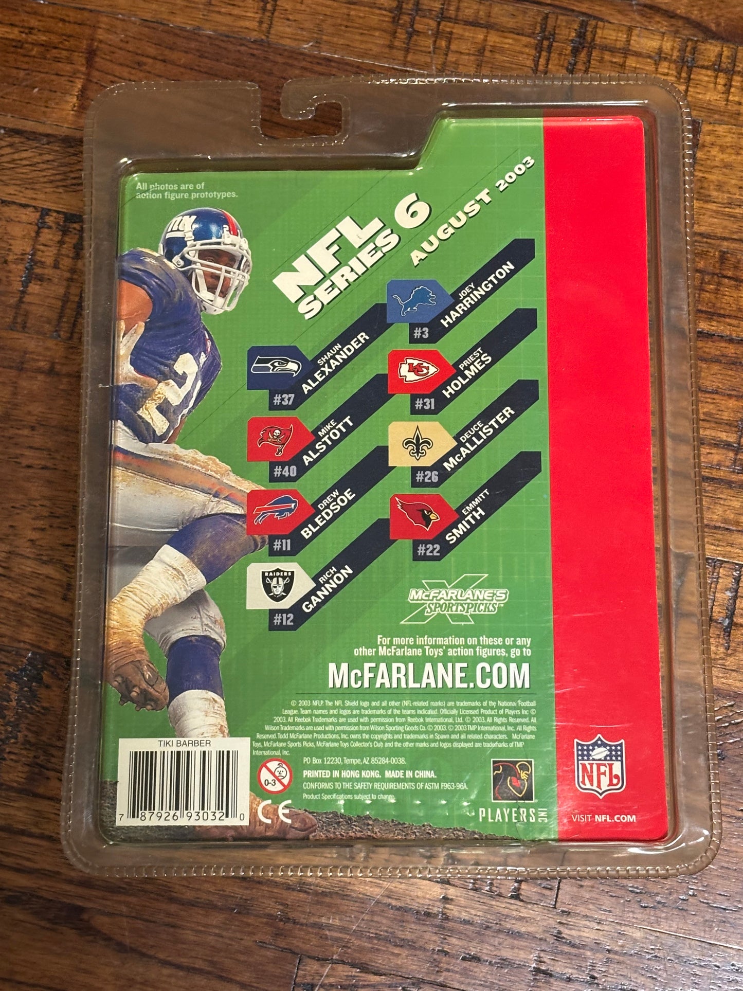 McFarlane Sports Picks NFL Football New York Giants Tiki Barber Series 6 2003 Action Figure New