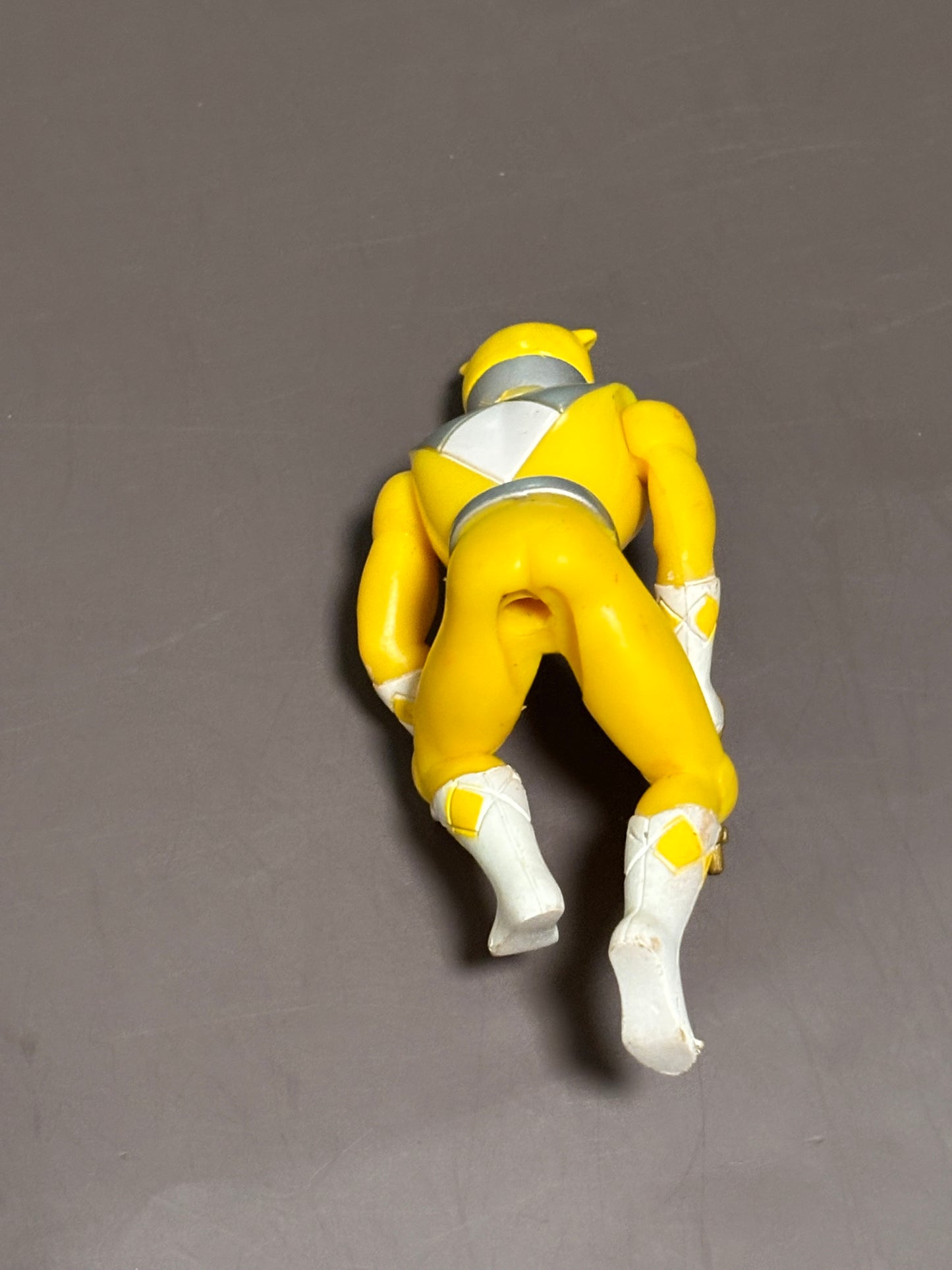 Mighty Morphin Power Rangers Yellow Ranger Action Figure 6” Sitting Down