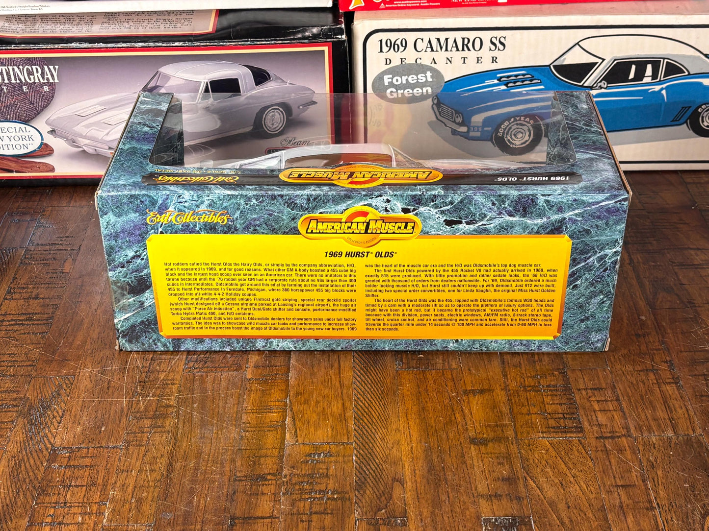 Ertl American Muscle 1969 Hurst Oldsmobile 1:18 White/Gold Diecast Car New