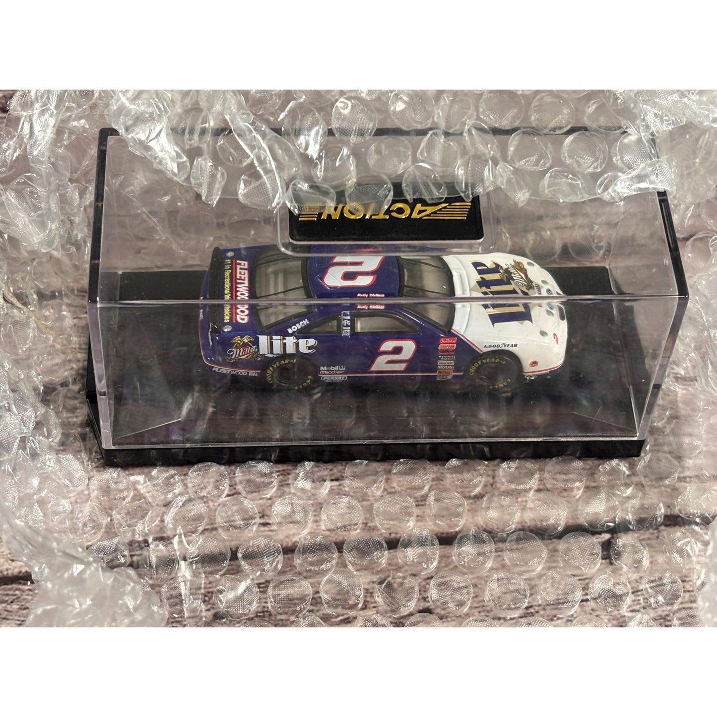 Rusty Wallace #2 Miller Lite 1997 Ford Thunderbird 1:24 scale Action New NASCAR
