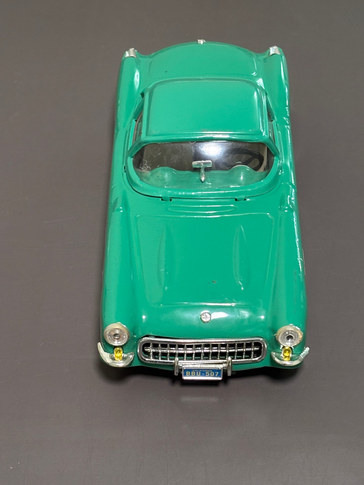 Luxe Car Vintage Cascade Green 1957 Corvette Hardtop Friction 1:18 Tin