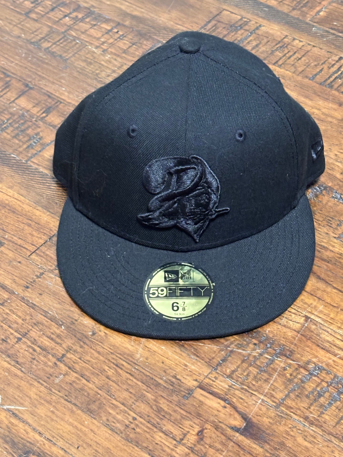 Tampa Bay Buccaneers New Era 59FIFTY MLB NFL Football Alternative Historic Logo Fitted Hat Cap Black New NWT 6 7/8