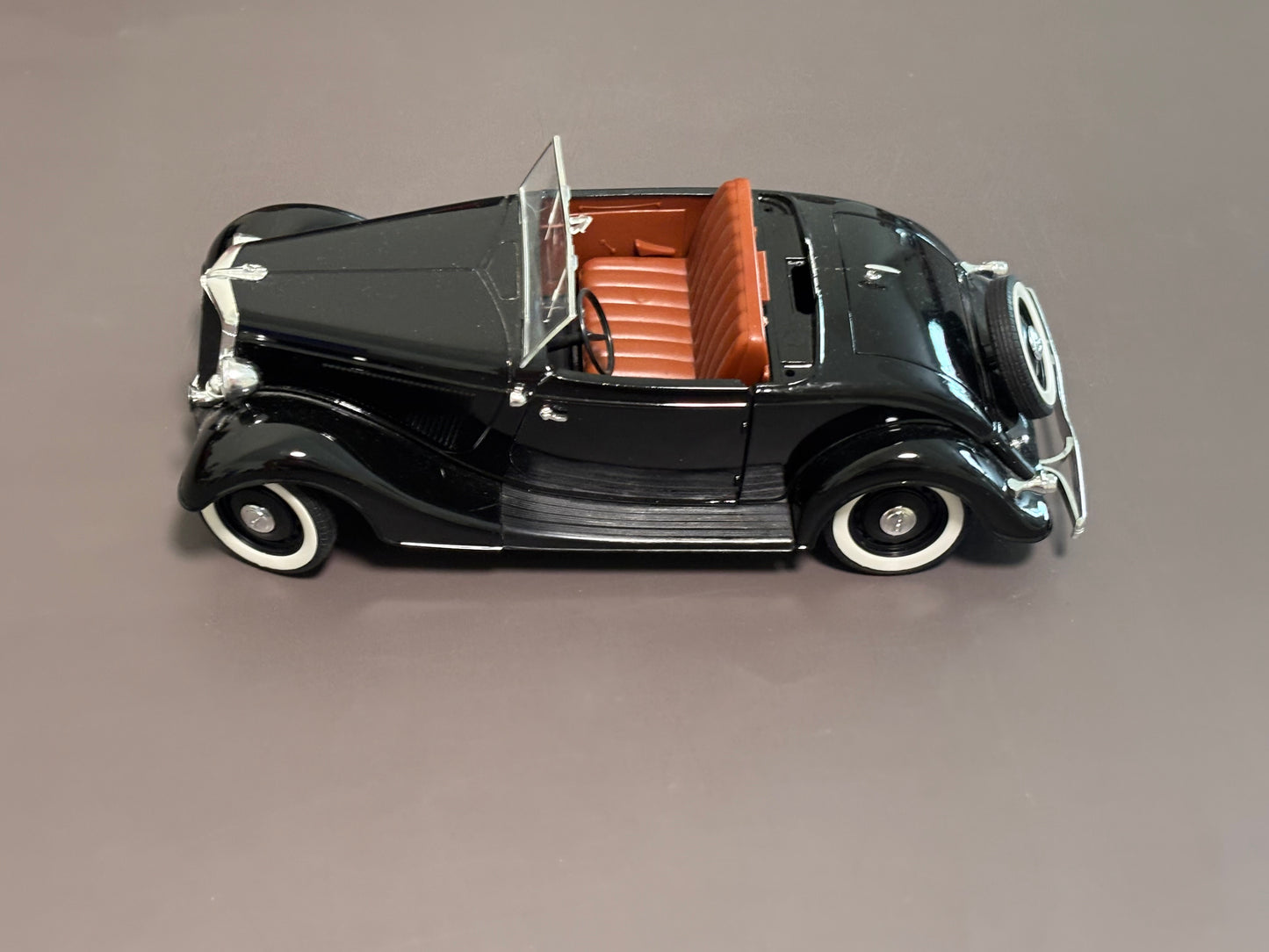 1934 Diecast Ford V8 Roadster 9" Long Black Solido France Ford Motor Co 1/19