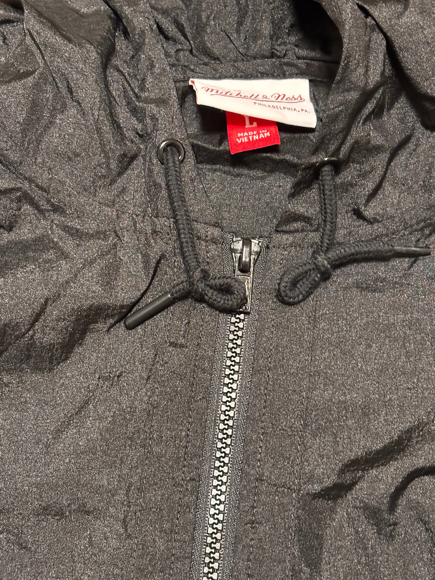 Mitchell & Ness Branded Windbreaker Anorak Jacket Pullover Long Sleeve Hood Hooded Black White Trim Mens Large L New NWOT