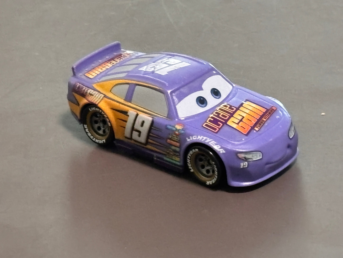 Disney Pixar Bobby Swift World of Cars 3 Octane Gain DieCast Purple 4” 1:55