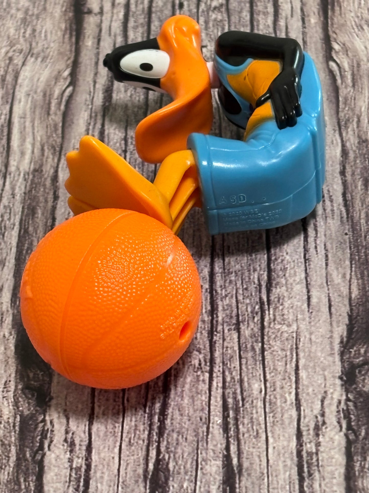 Space Jam A New Legacy Daffy Duck w/ Basketball McDonald’s Happy Meal Toy 3”