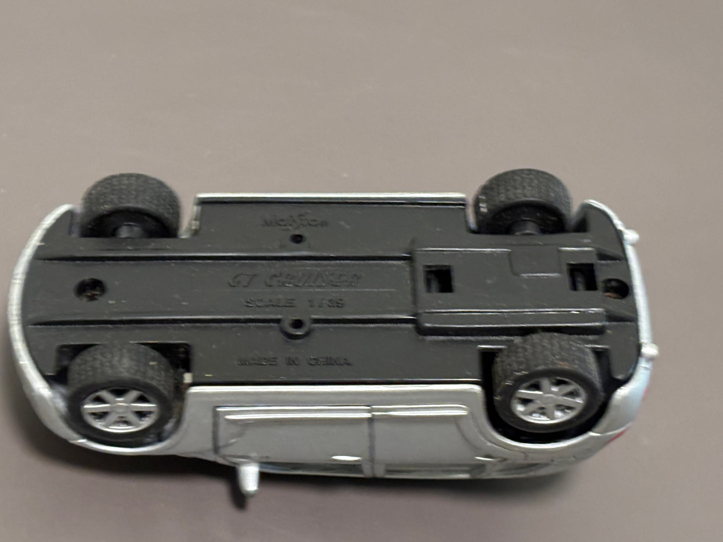 Maisto 2000 Chrysler GT Cruiser Silver Diecast Car 1:39