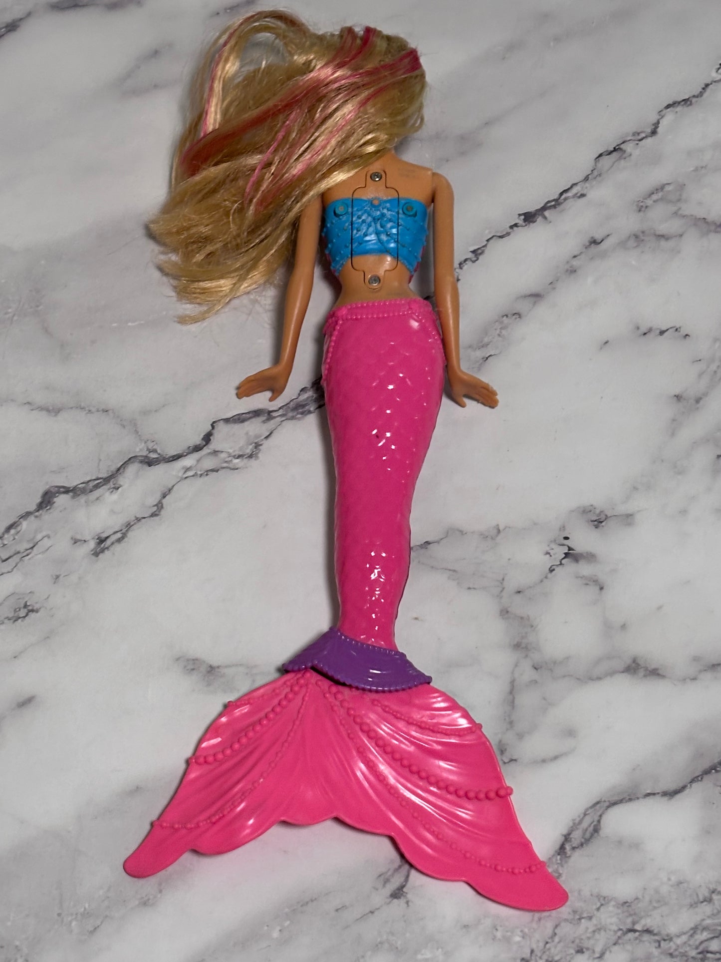 2015 Barbie Dreamtopia Rainbow Lights Mermaid Doll Blonde w/ Light-up Tail