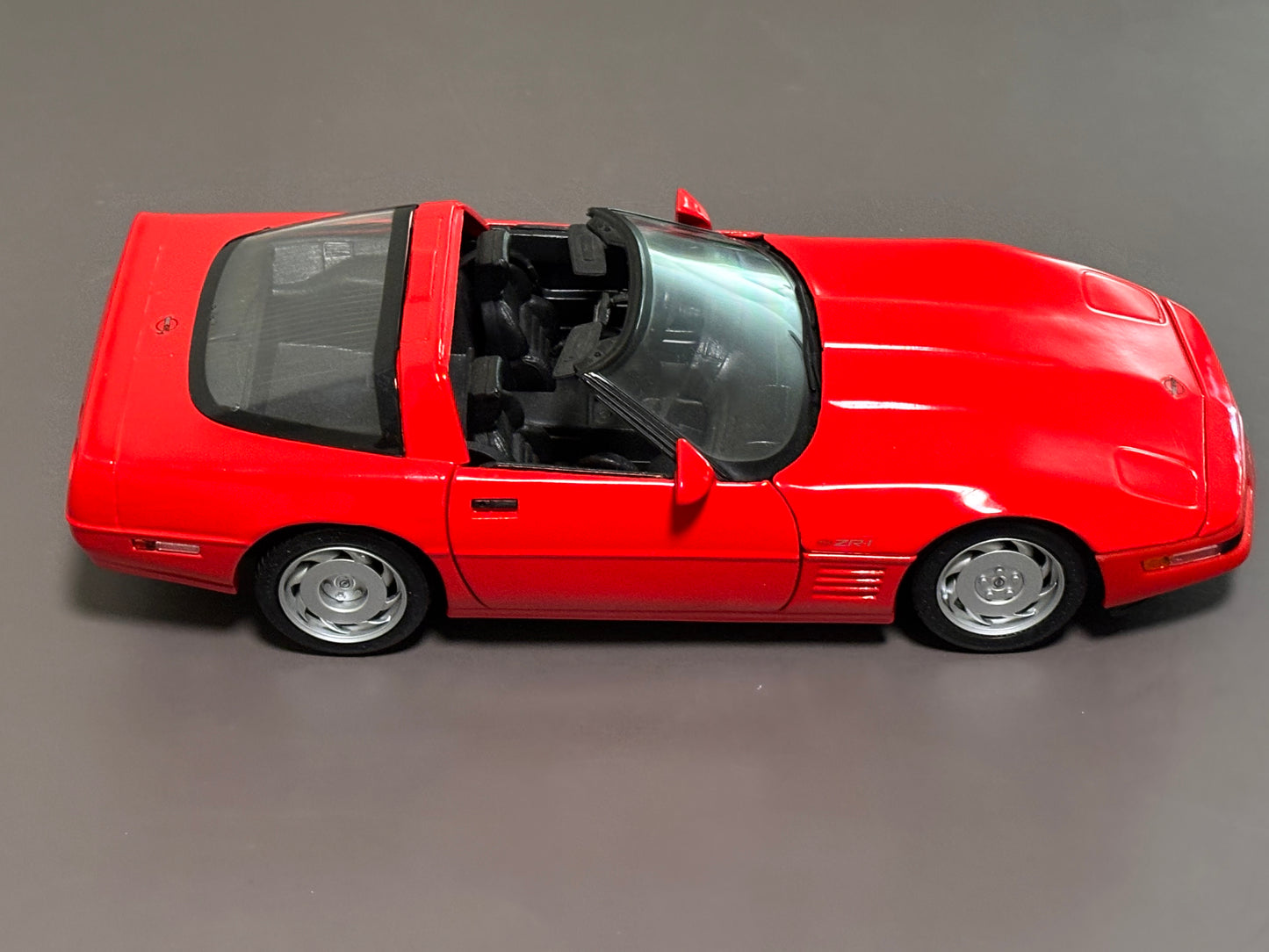 1992 Red Chevy Chevrolet Corvette ZR-1 Convertible Maisto 1:18  Die Cast Car
