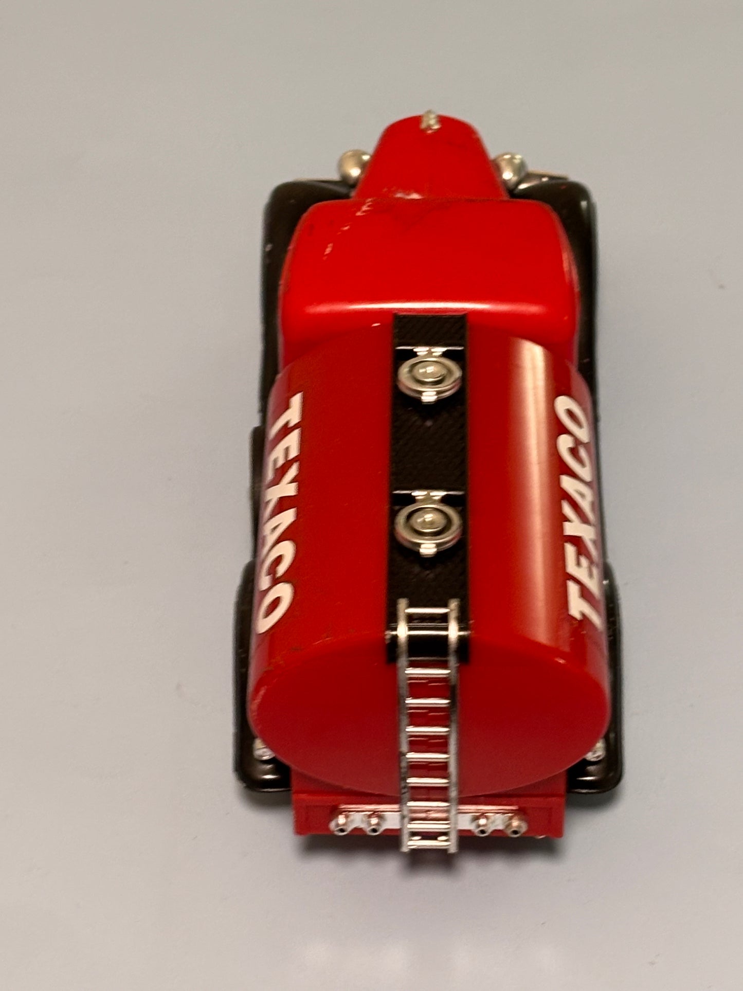 Fairfield Mint Ford Citerne 1936 Texaco Fire Chief Truck Ref 99103 By Solido