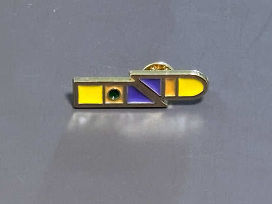 Pokemon Trainer Quake Gym Badge Pin Clay Driftveil City Unova Yellow Purple