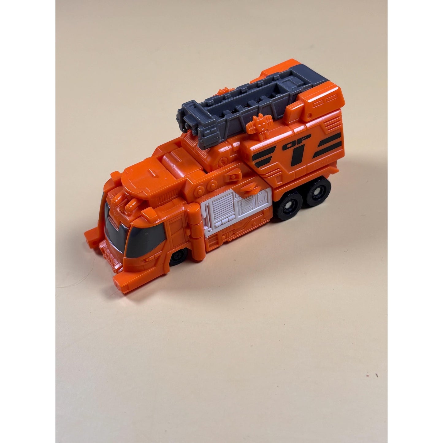 2003 Takara Transformers Energon Optimus Prime Part OP-1 Fire Truck Figure