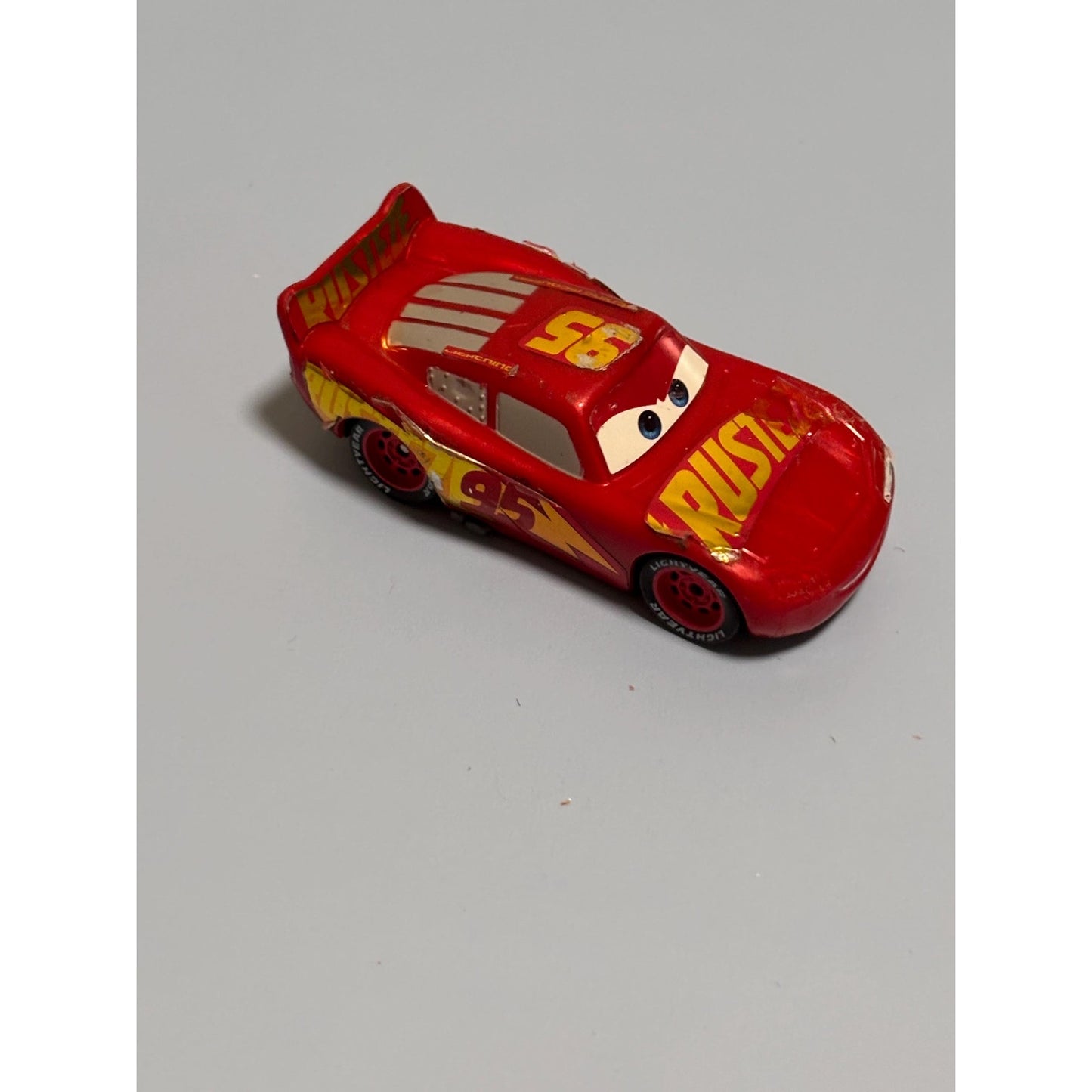 Disney Pixar Cars Lightning McQueen Rust Eze 95 Red Gold Shiny 2016 Mattel