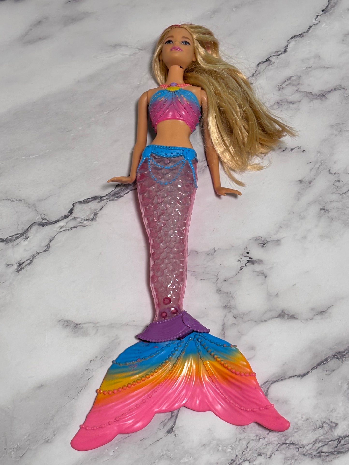 2015 Barbie Dreamtopia Rainbow Lights Mermaid Doll Blonde w/ Light-up Tail