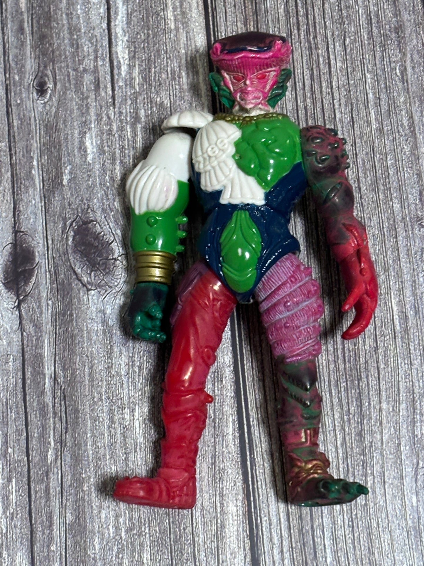 Vintage 1996 Big Bad Beetleborgs Magnavores Typhus Action Figure Bandai Metallix