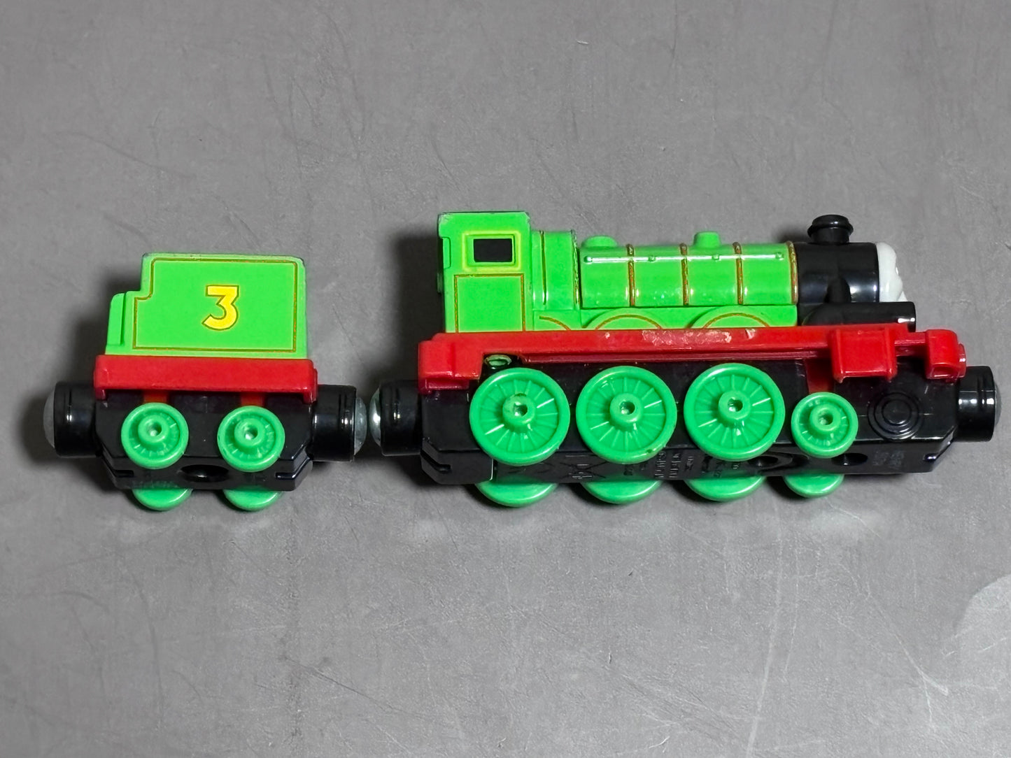 2002 Thomas & Friends Henry + Tender Take N Play Magnetic Diecast Train Engine