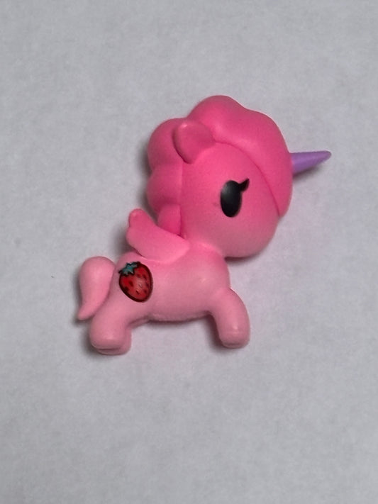 Tokidoki Toki Unicorn Unicorno Lil Cuties Series Lil Strawberry Mini Vinyl Figure 1” Anime
