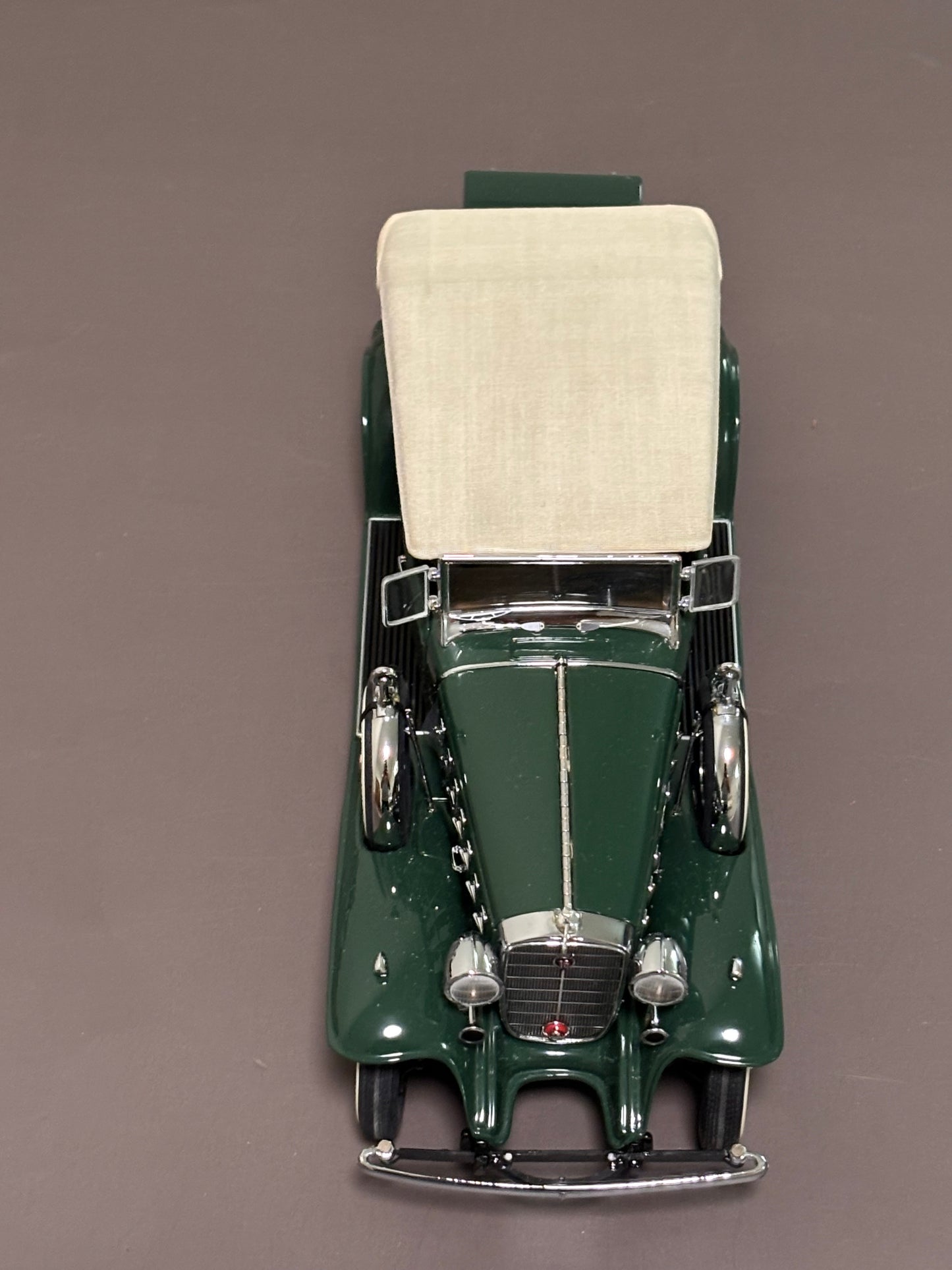 Danbury Mint 1:24 Cadillac V-16 Sport Phaeton 1932 Diecast Green Beige