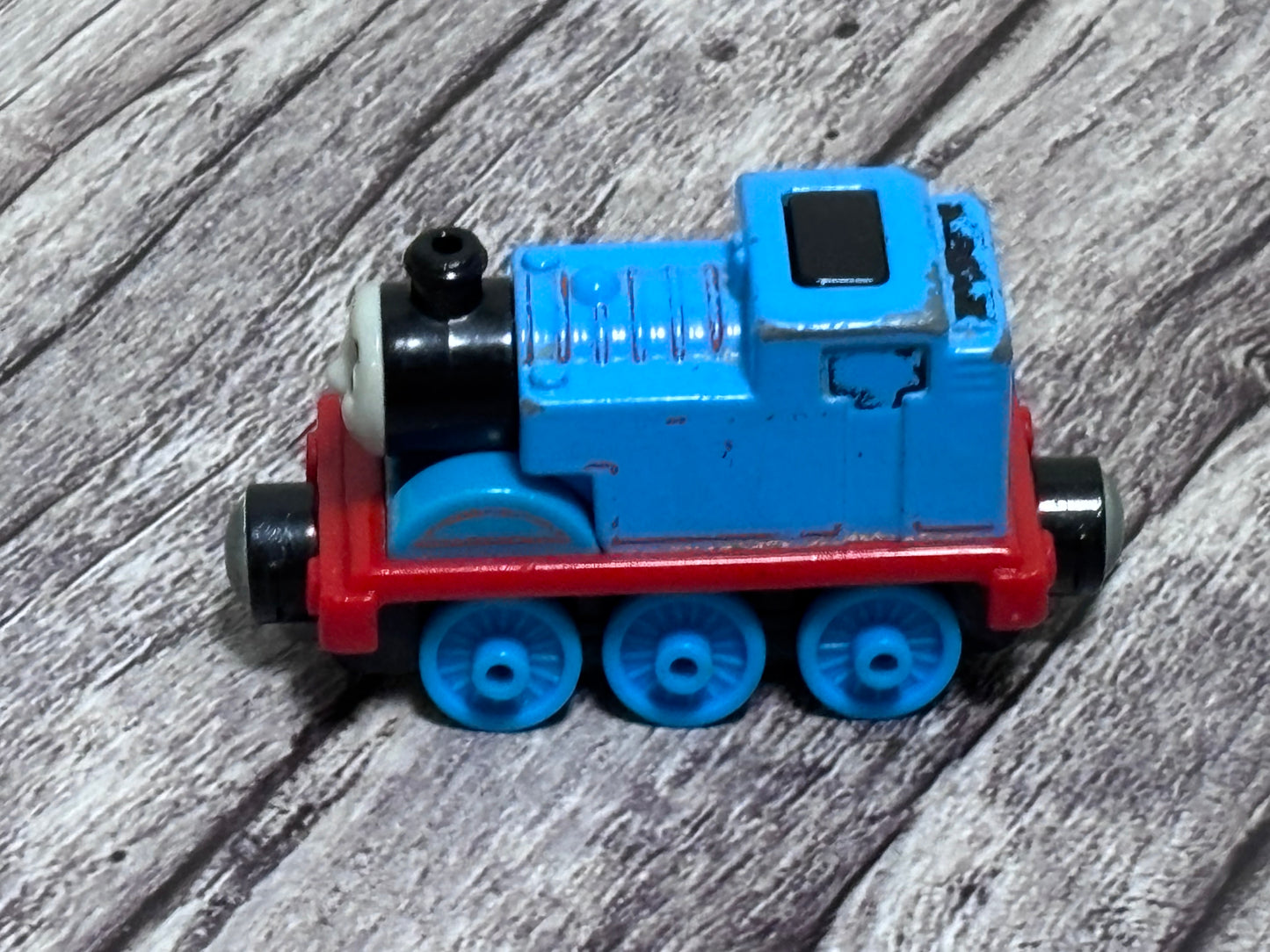 Mattel Gullane 2012 Thomas & Friends Blue & Red Thomas the Train with Sounds