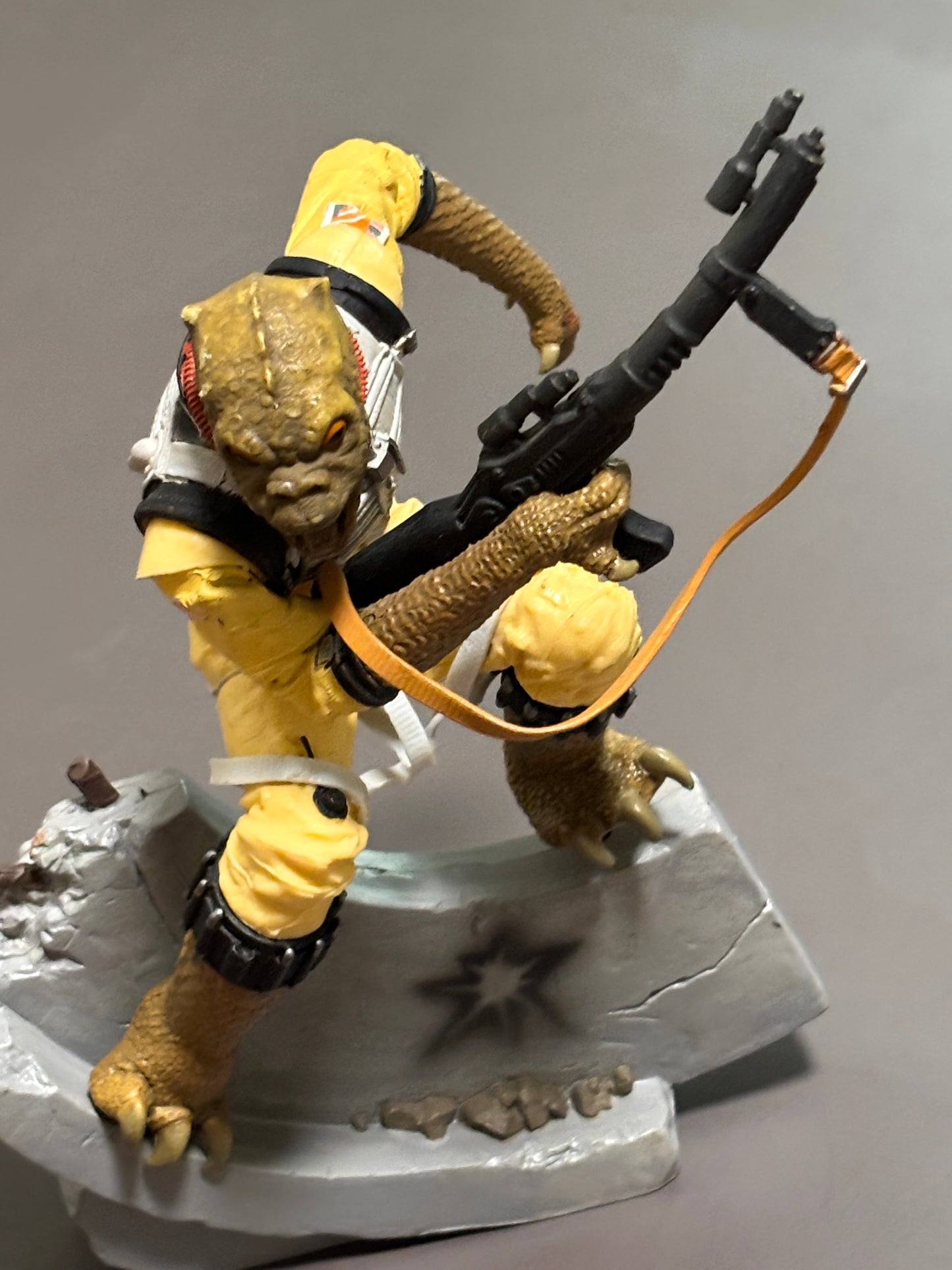 Hasbro Star Wars Unleashed Bossk Bounty Hunter Action Figure 2004