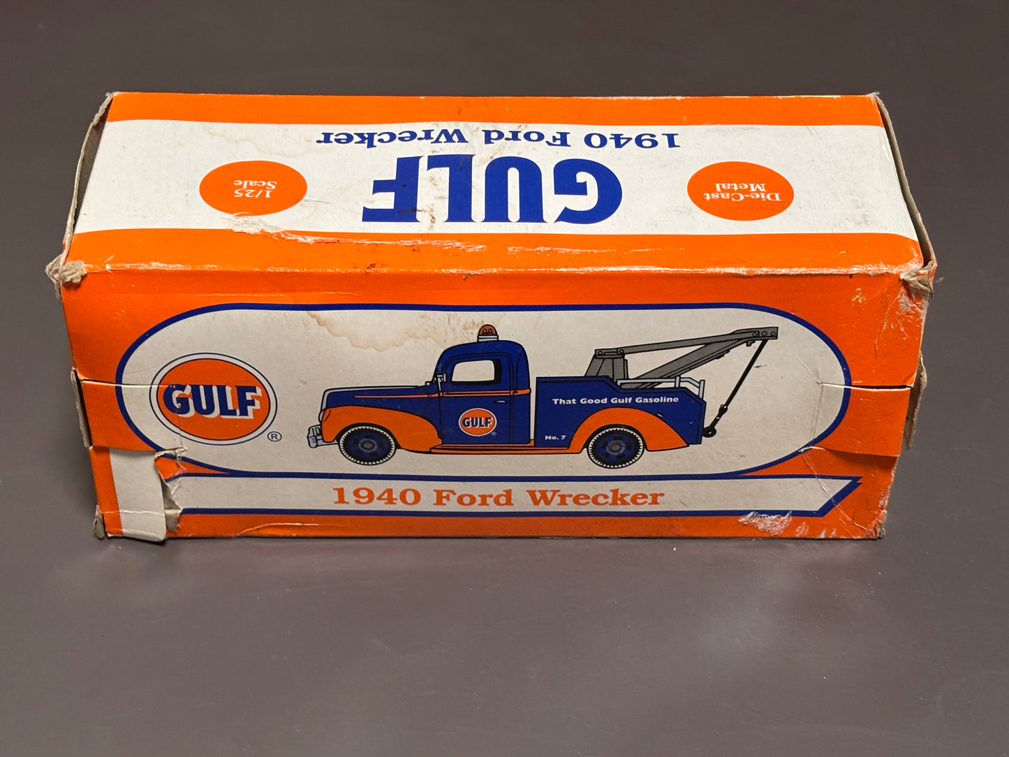 ERTL Collectiables  Gulf  1940 Ford Wrecker 1999 New #19656 1/25 scale